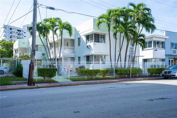 6838 Abbott Ave # 5, Miami Beach FL 33141