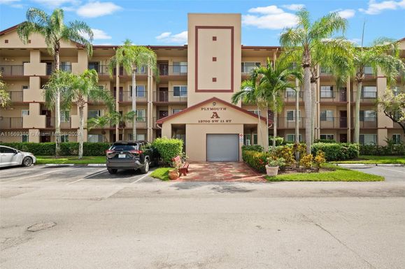 13700 SW 11th St # 104A, Pembroke Pines FL 33027