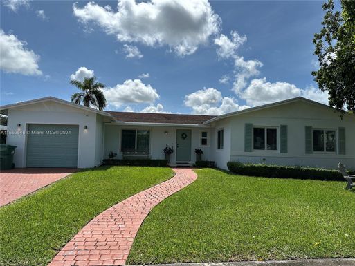 12090 SW 116th St, Miami FL 33186