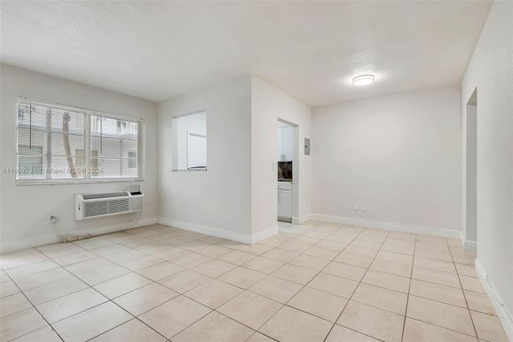 6913 Rue Vendome # 4, Miami Beach FL 33141