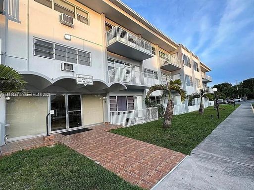 16801 NE 14th Ave # 202, Miami FL 33162