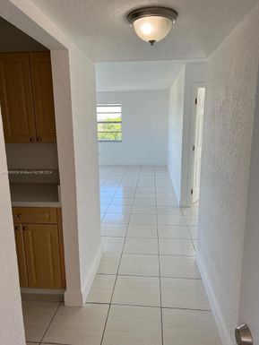 1095 W 77th St # 307, Hialeah FL 33014