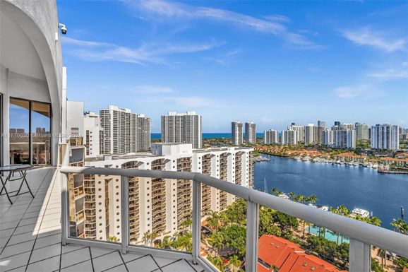 3598 Yacht Club Dr # 2004, Aventura FL 33180