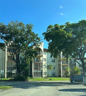 3300 Spanish Moss # 212, Lauderhill FL 33319