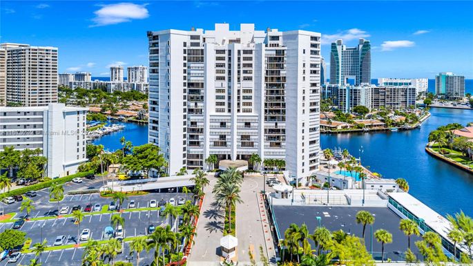 300 Three Islands Blvd # 815, Hallandale Beach FL 33009