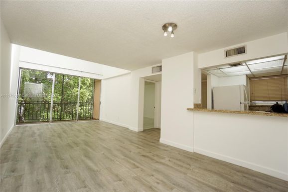 8841 W Flagler St # 406, Miami FL 33174