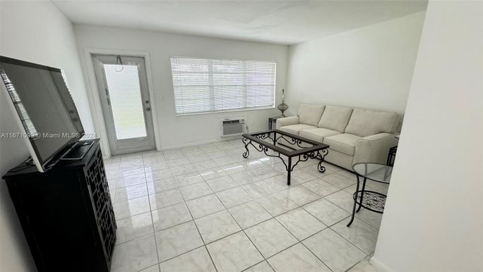 163 Coventry G # 163, West Palm Beach FL 33417