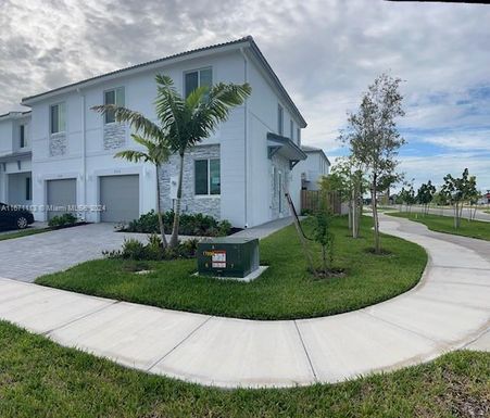 702 SE 13 th Court, Homestead FL 33034