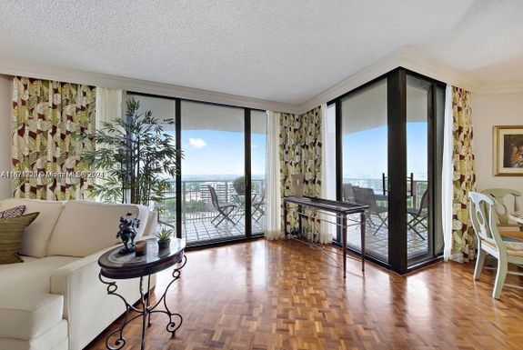 2000 Towerside Ter # 1905, Miami FL 33138