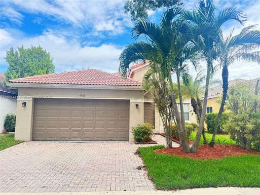 4366 Foxtail Ln, Weston FL 33331