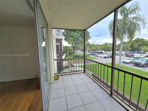 7100 NW 17th St # 216, Plantation FL 33313