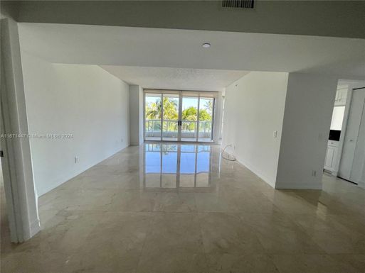 21055 Yacht Club Dr # 610, Aventura FL 33180