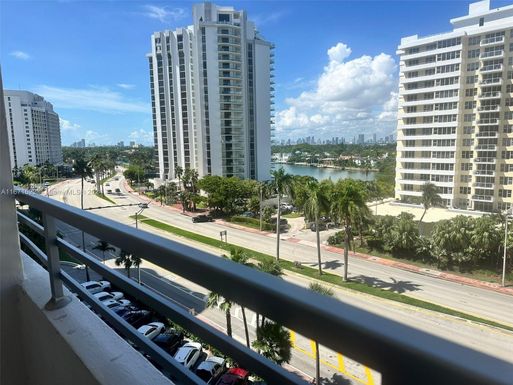 5555 Collins Ave # 8Z, Miami Beach FL 33140