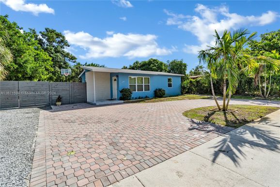 4740 NE 2nd Ter, Deerfield Beach FL 33064