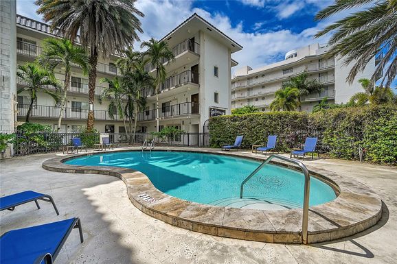 924 SE 2nd St # 8, Fort Lauderdale FL 33301