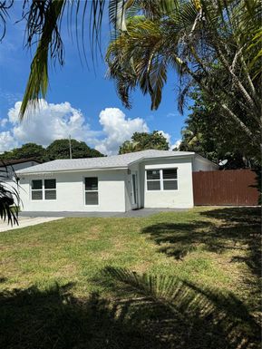 1829 NE 176th St, North Miami Beach FL 33162