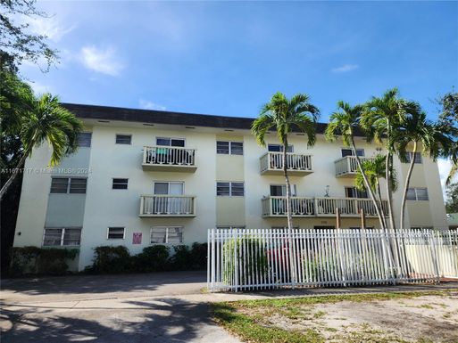 770 NE 128th St # 205, North Miami FL 33161