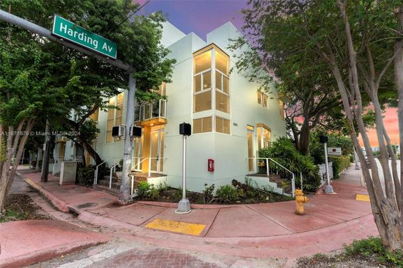 8041 Harding Ave # 106, Miami Beach FL 33141