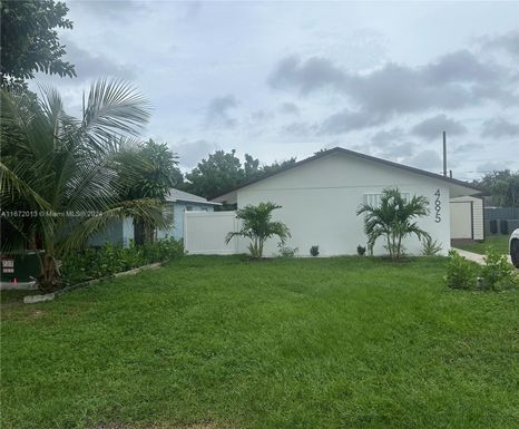 4695 Cambridge St, Lake Worth FL 33463