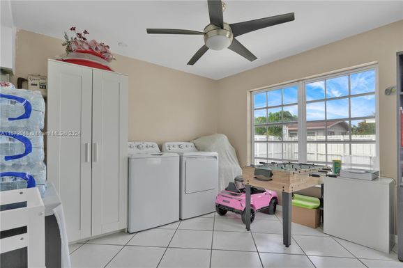 715 W 53rd St, Hialeah FL 33012