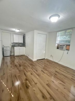 520 NE 171 TERR # 2, Miami FL 33162