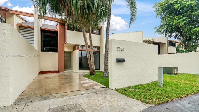 7771 SW 103rd Pl, Miami FL 33173