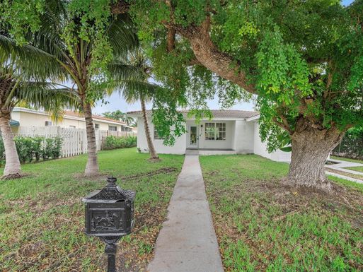 7516 Mutiny Ave, North Bay Village FL 33141