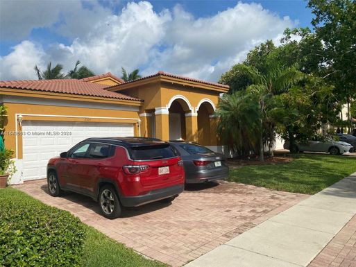 2106 NE 40th Ave, Homestead FL 33033