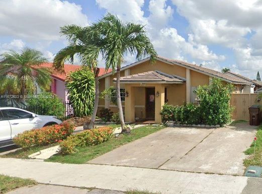 2621 W 72nd St, Hialeah FL 33016