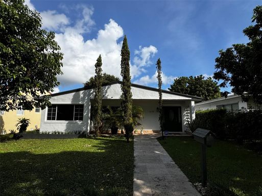 1693 NE 171st St, North Miami Beach FL 33162