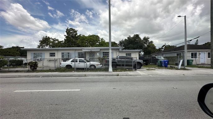 1201 NW 51st St, Miami FL 33142