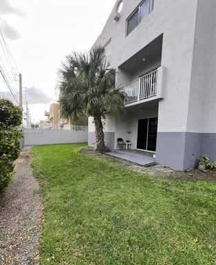 2660 W 76th St # 101, Hialeah FL 33016