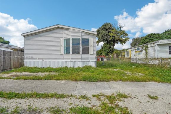 13321 SW 8th St, Davie FL 33325