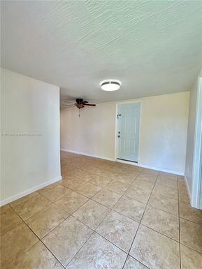 4221 SW 36th St, West Park FL 33023