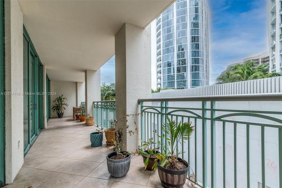 3400 SW 27 AV # 405, Coconut Grove FL 33133