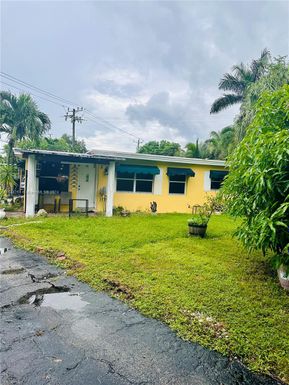 523 S 61st Ave, Hollywood FL 33023