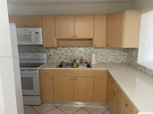 1855 W 60th St # 208, Hialeah FL 33012