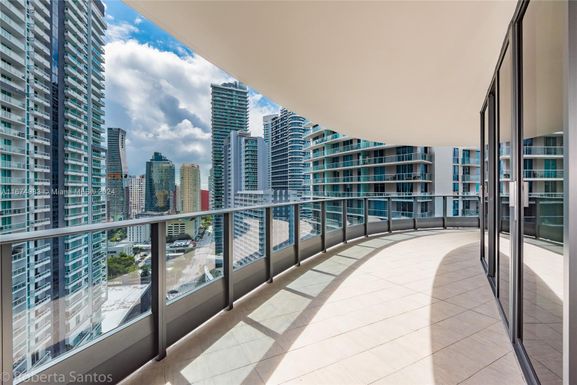 1000 Brickell Plz # 2902, Miami FL 33131