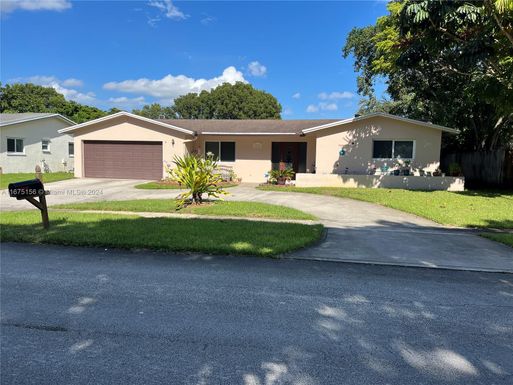 1711 NW 107th Ave, Pembroke Pines FL 33026