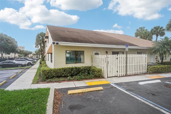 3302 NW 103rd Ave, Sunrise FL 33351