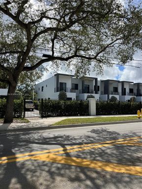 6820 SW 80th St # 6820, Miami FL 33143