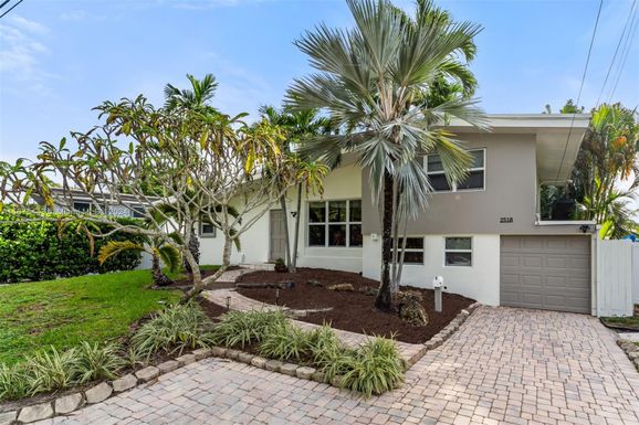 2518 Whale Harbor Ln, Fort Lauderdale FL 33312