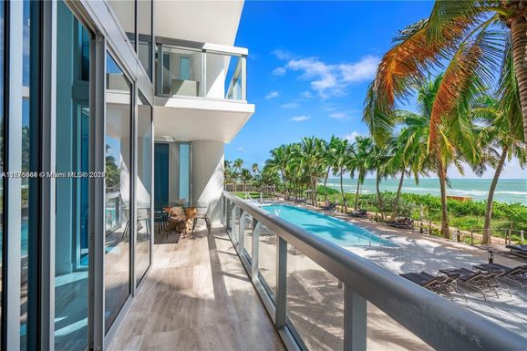 6899 Collins Ave # 202, Miami Beach FL 33141