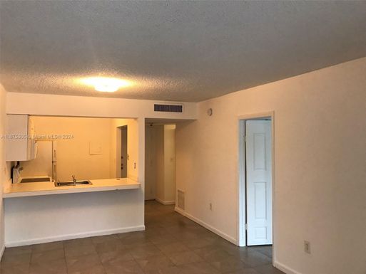 16465 NE 22nd Ave # 113, North Miami Beach FL 33160