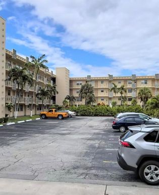 2145 Pierce St # 305, Hollywood FL 33020