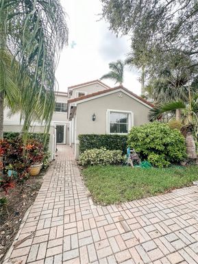 1115 Buttonwood Ln, Hollywood FL 33019