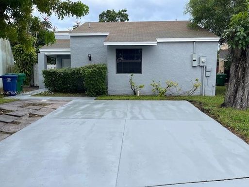 2421 SW 84th Ave, Miramar FL 33025