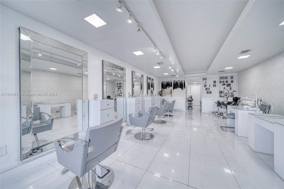 Full Service Beauty Salon on Flagler With Low Rent, Miami FL 33175