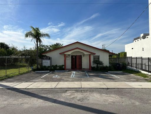 720 NW 4th St, Fort Lauderdale FL 33311