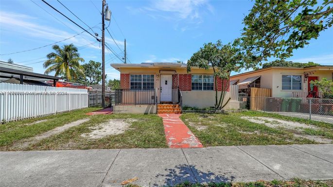 275 W 16th St # 0, Hialeah FL 33010